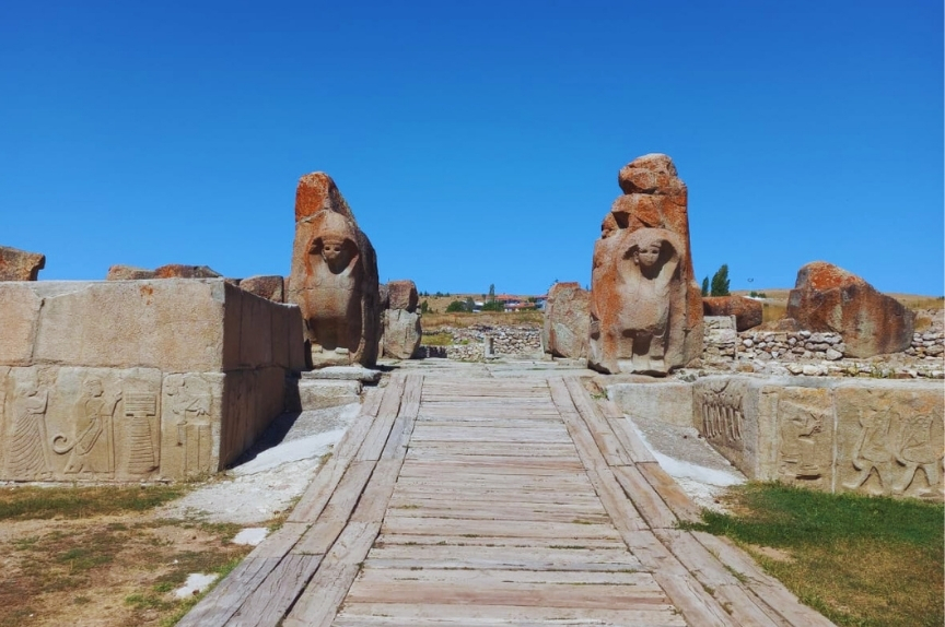 Alacahöyük: Tarihin Katmanları Arasında Yolculuk